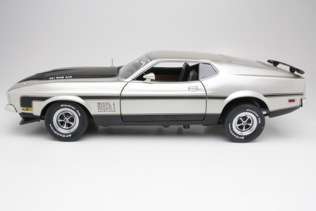 Ford Mustang Mach 1 1971, beige - Click Image to Close