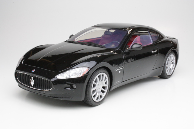 Maserati Gran Turismo, black