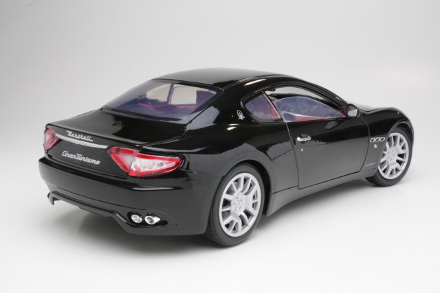 Maserati Gran Turismo, musta - Sulje napsauttamalla kuva