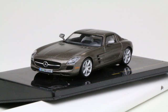 Mercedes SLS AMG 2010, tummanharmaa