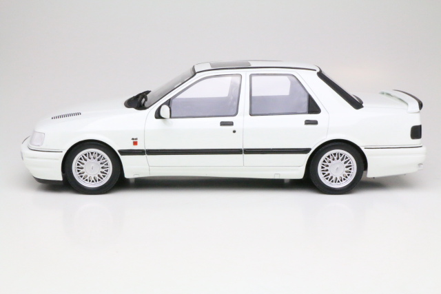 Ford Sierra RS Cosworth 4x4 1990, valkoinen