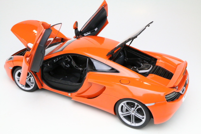 McLaren PM4-12C 2011, oranssi - Sulje napsauttamalla kuva