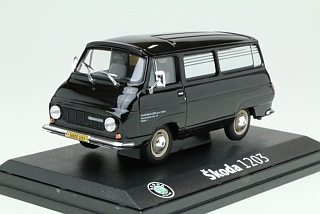 Skoda 1203 Ruumisauto 1968, musta