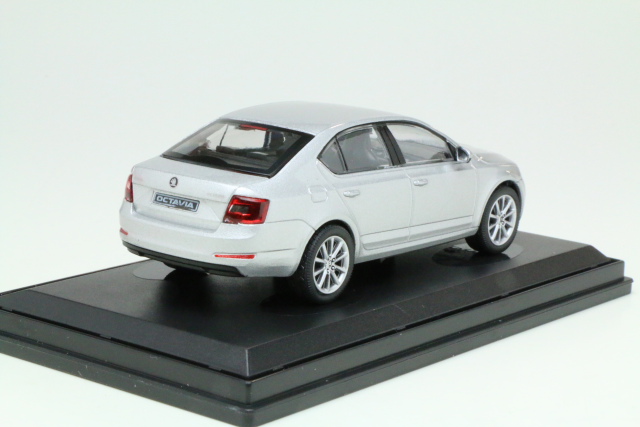 Skoda Octavia III 2012, silver