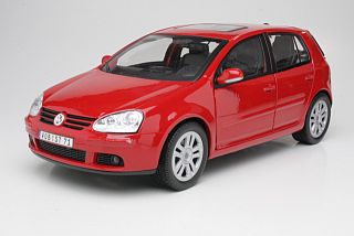 VW Golf 5, red