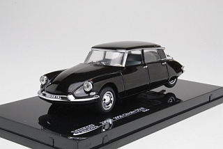 Citroen DS19 1956, musta
