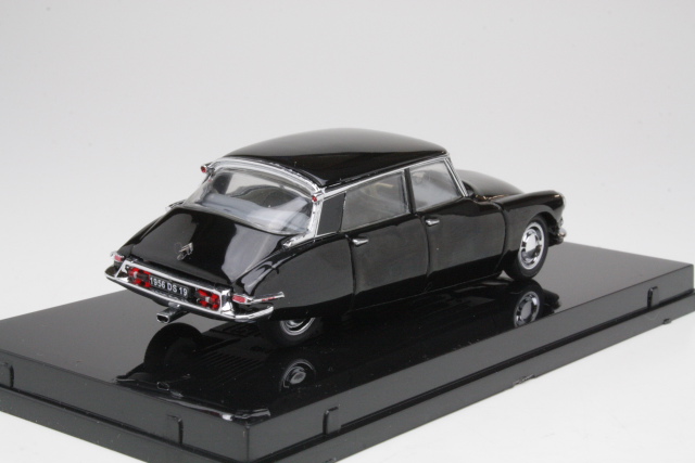 Citroen DS19 1956, musta