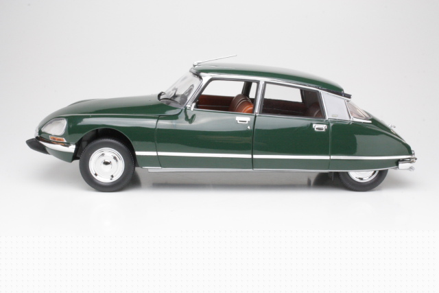 Citroen DS23 Pallas 1972, dark green
