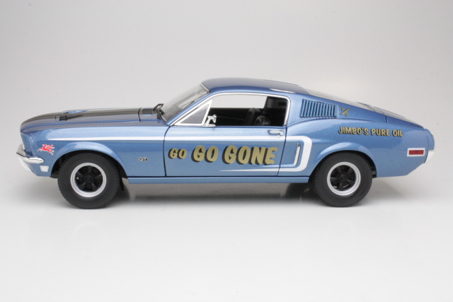 Ford Mustang GT Fastback 1968, sininen "Jimbo's Pure Oil" - Sulje napsauttamalla kuva