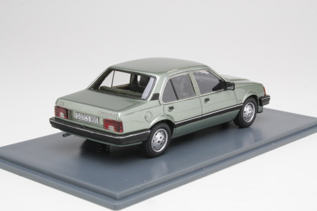 Opel Ascona C Limousine 1981, vihreä