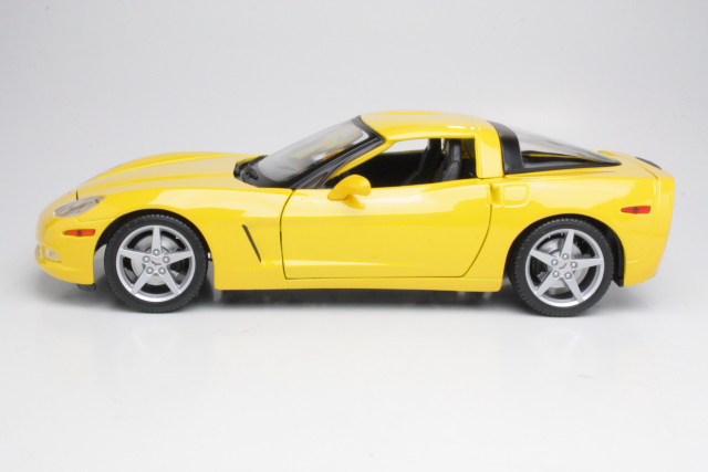 Chevrolet Corvette C6 Coupe 2005, keltainen - Sulje napsauttamalla kuva