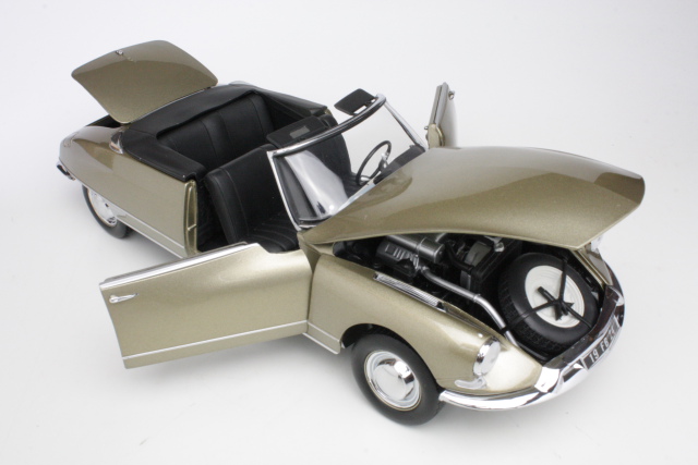 Citroen DS19 Cabriolet 1961, beige