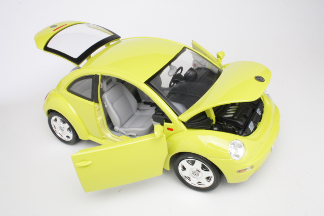 VW New Beetle 1998, yellow