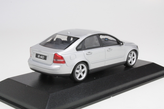 Volvo S40 2003, silver - Click Image to Close