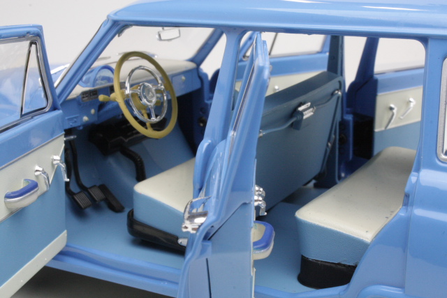 Volga GAZ 22V 1967, light blue