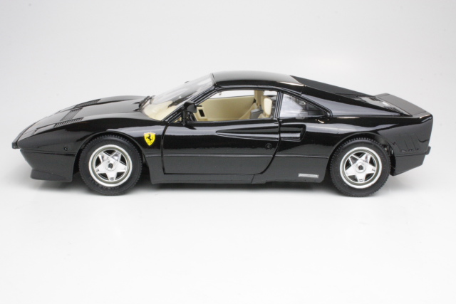 Ferrari GTO 1984, musta - Sulje napsauttamalla kuva