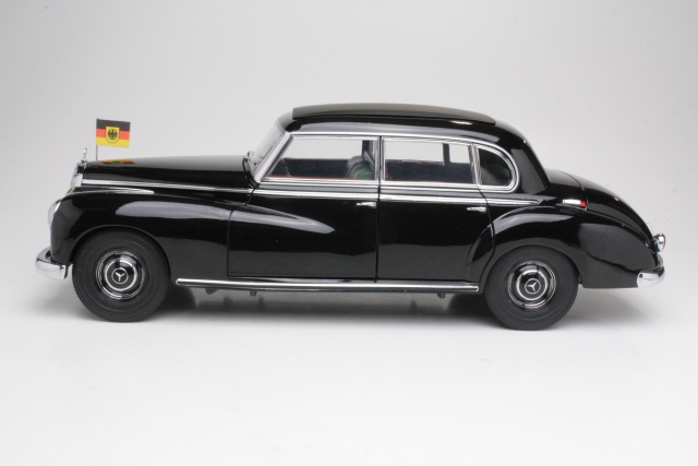Mercedes 300 (W186) Adenauer, musta