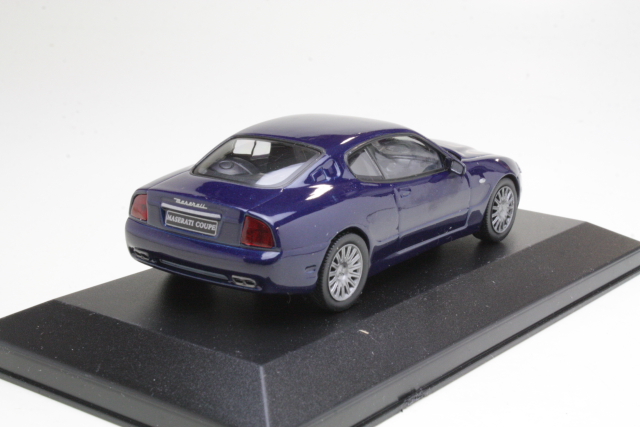 Maserati Coupe, dark blue