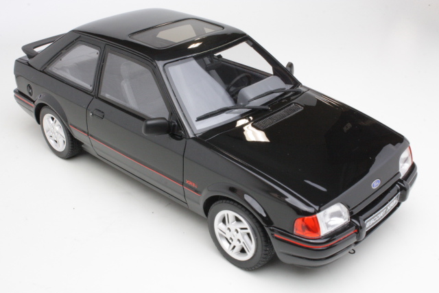 Ford Escort Mk4 XR3i 1986, musta - Sulje napsauttamalla kuva