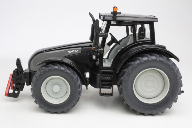 Valtra T191 2007, musta