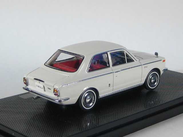 Toyota Corolla 1100 1966, valkoinen