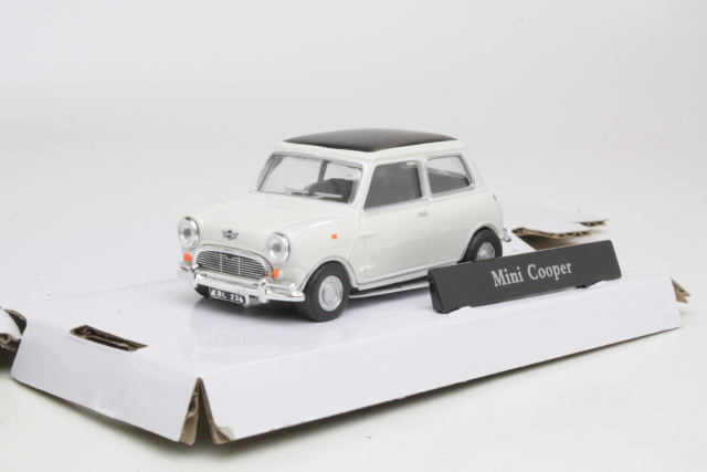 Mini Cooper 1969, white