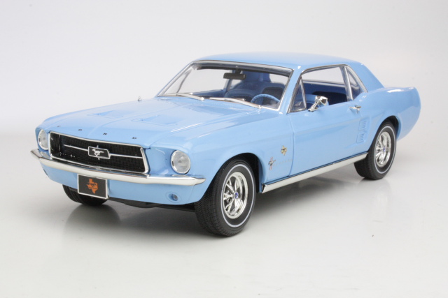 Ford Mustang Coupe 1967, sininen "Lone Star" - Sulje napsauttamalla kuva