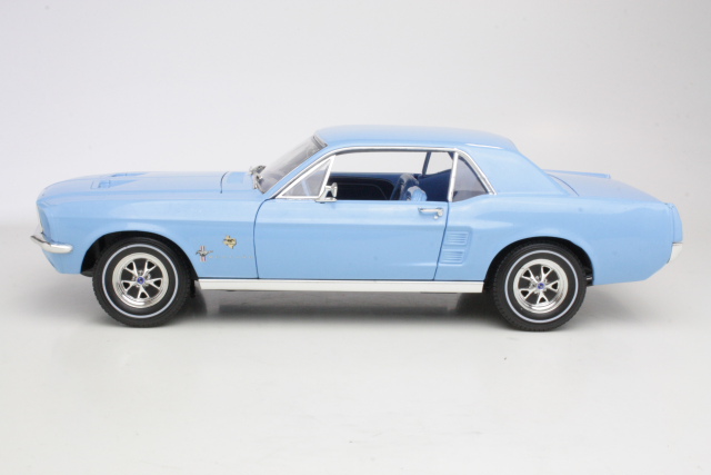 Ford Mustang Coupe 1967, sininen "Lone Star" - Sulje napsauttamalla kuva