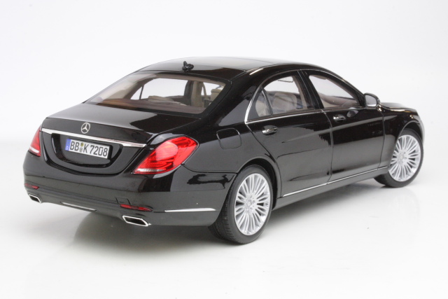 Mercedes S-Klasse 2013, musta
