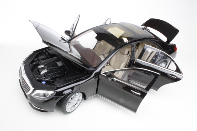 Mercedes S-Klasse 2013, musta