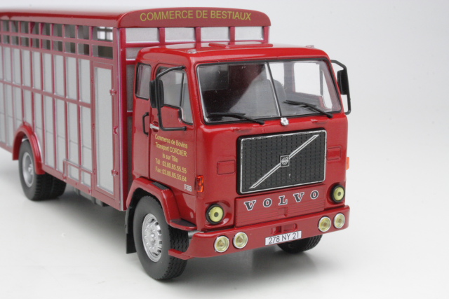 Volvo F88 phase2, punainen "Eläinkuljetus"