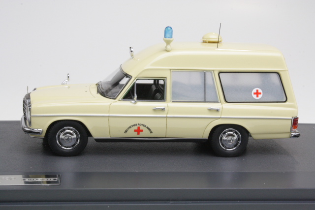 Mercedes (w115) Binz Ambulance 1969 - Sulje napsauttamalla kuva