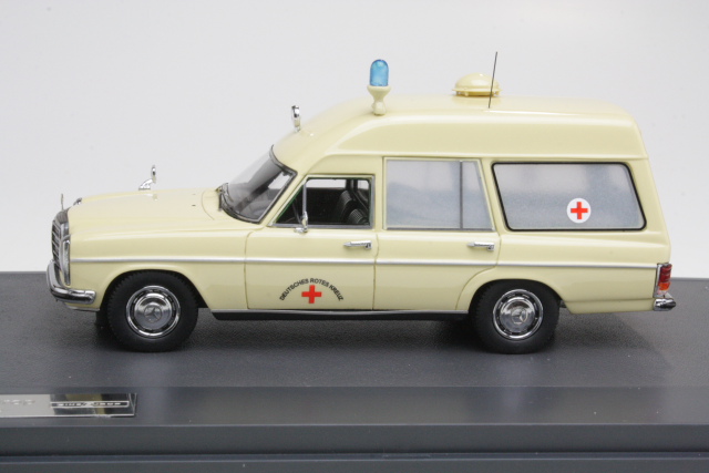 Mercedes (w115) Binz Ambulance 1969, cream