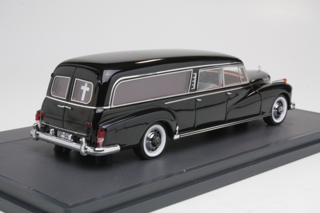 Mercedes 300d Pollmann 1956, musta