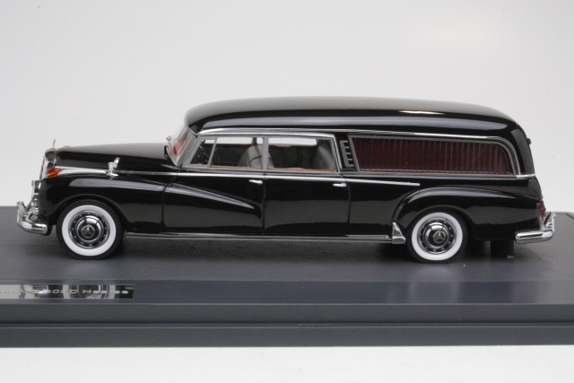Mercedes 300d Pollmann 1956, musta