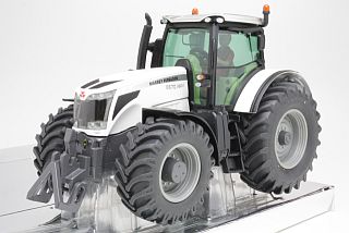 Massey Ferguson 8670, white
