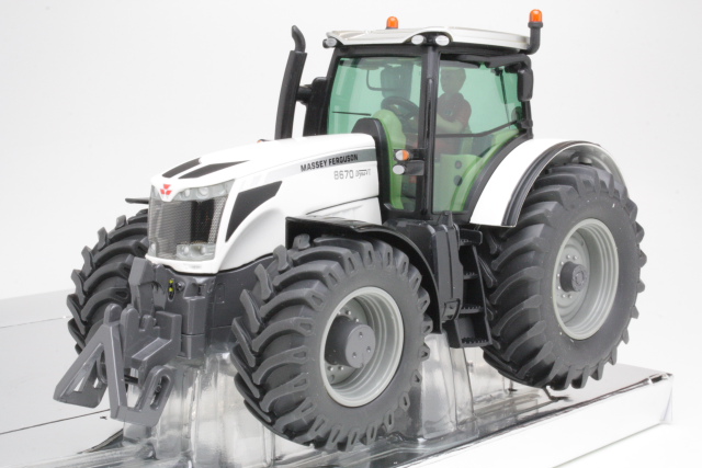 Massey Ferguson 8670, white