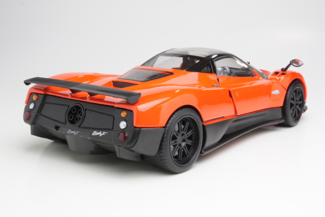 Pagani Zonda F 2009, oranssi