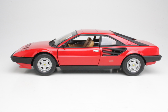 Ferrari Mondial 8, punainen - Sulje napsauttamalla kuva