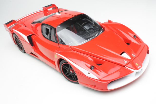 Ferrari FXX Evoluzione, punainen - Sulje napsauttamalla kuva