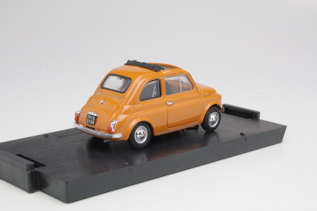 Fiat 500F 1971, oranssi - Sulje napsauttamalla kuva