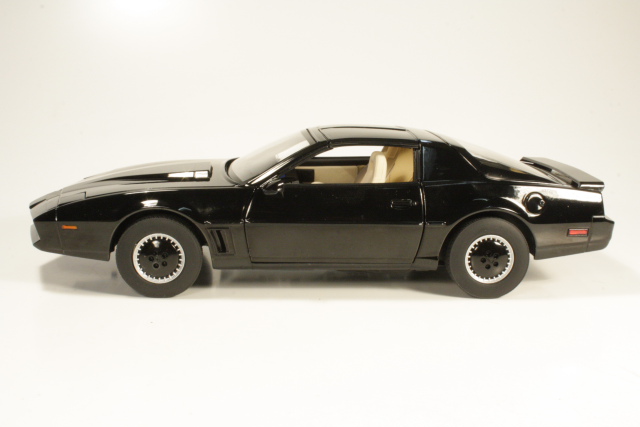 K.I.T.T. Pontiac Trans Am 1982 "Ritariässä"