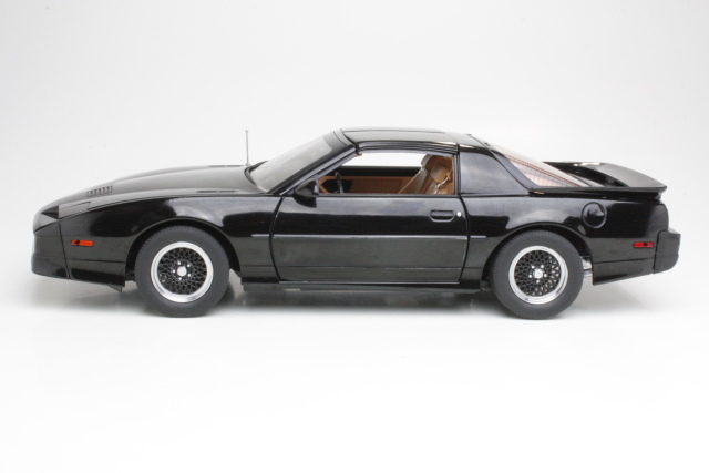 Pontiac Firebird Trans Am 1989, musta