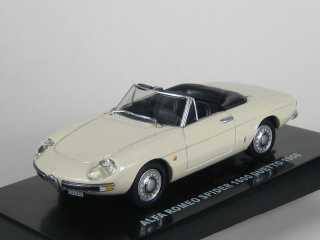 Alfa Romeo Spider 1600 Duetto 1966, valkoinen