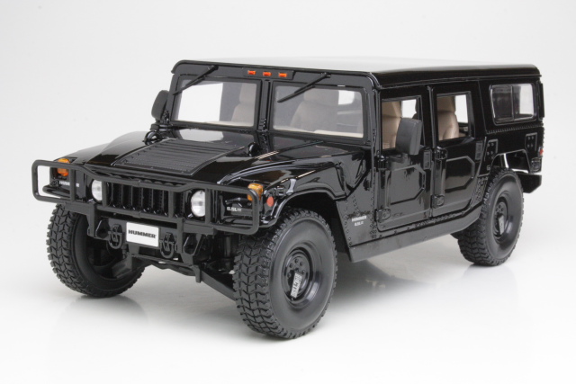 Hummer 4-Door Wagon, black