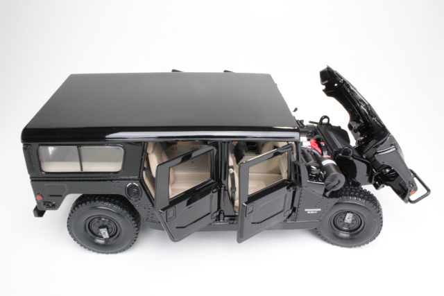 Hummer 4-Door Wagon, black