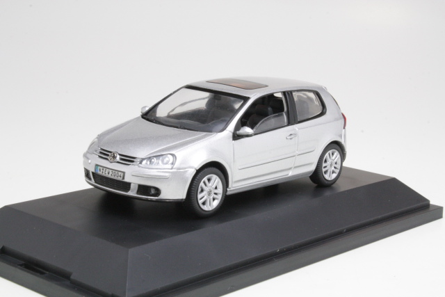 VW Golf 5 3d 2003, silver