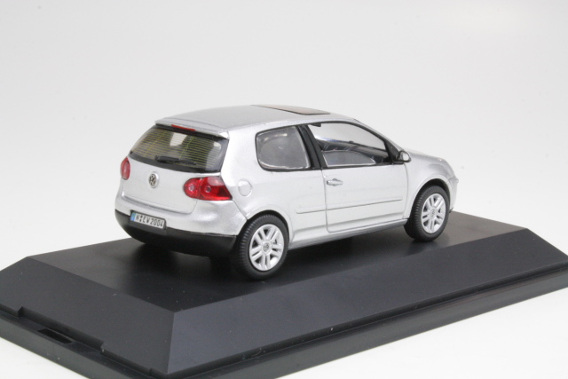 VW Golf 5 3d 2003, silver