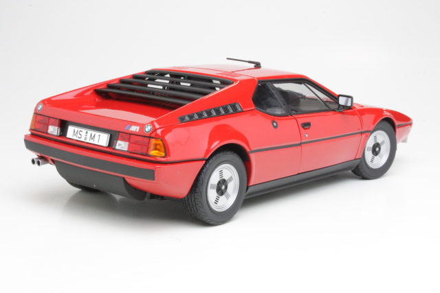BMW M1 1978, punainen