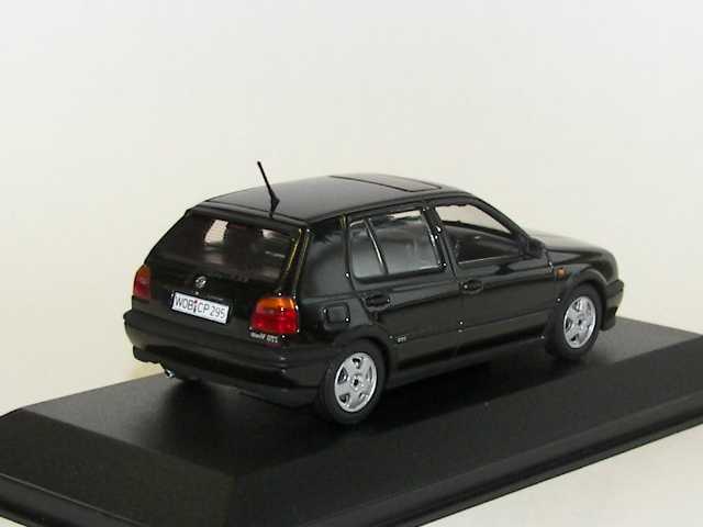 VW Golf 3 GTi 1993, musta